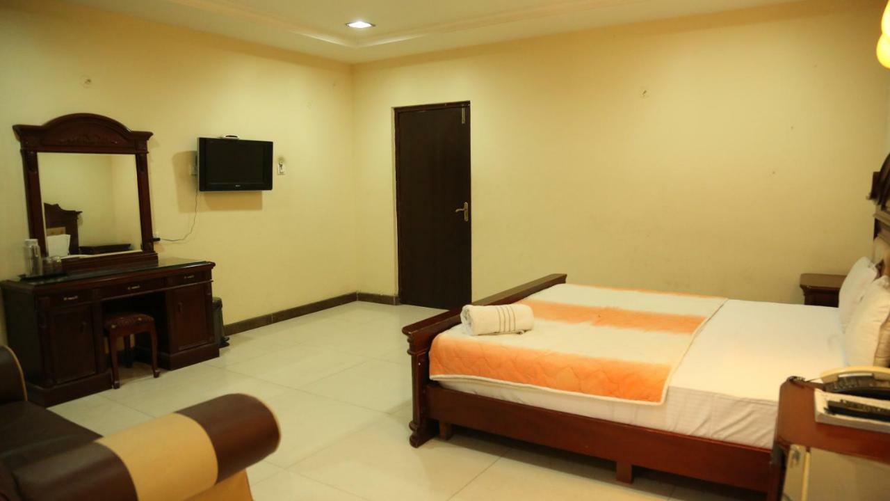 Sriannamalaiyar Residency Hotel Vellore Luaran gambar